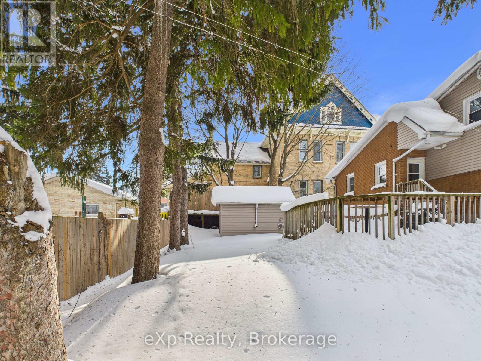 120 COLBORNE STREET S