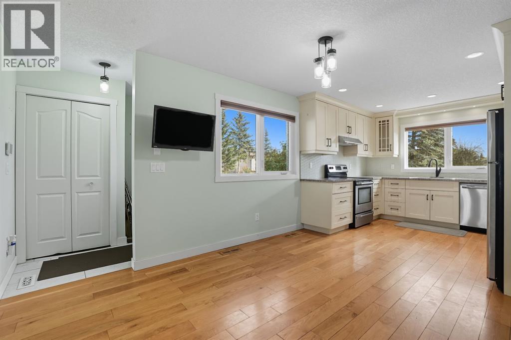 108 Falchurch Crescent NE