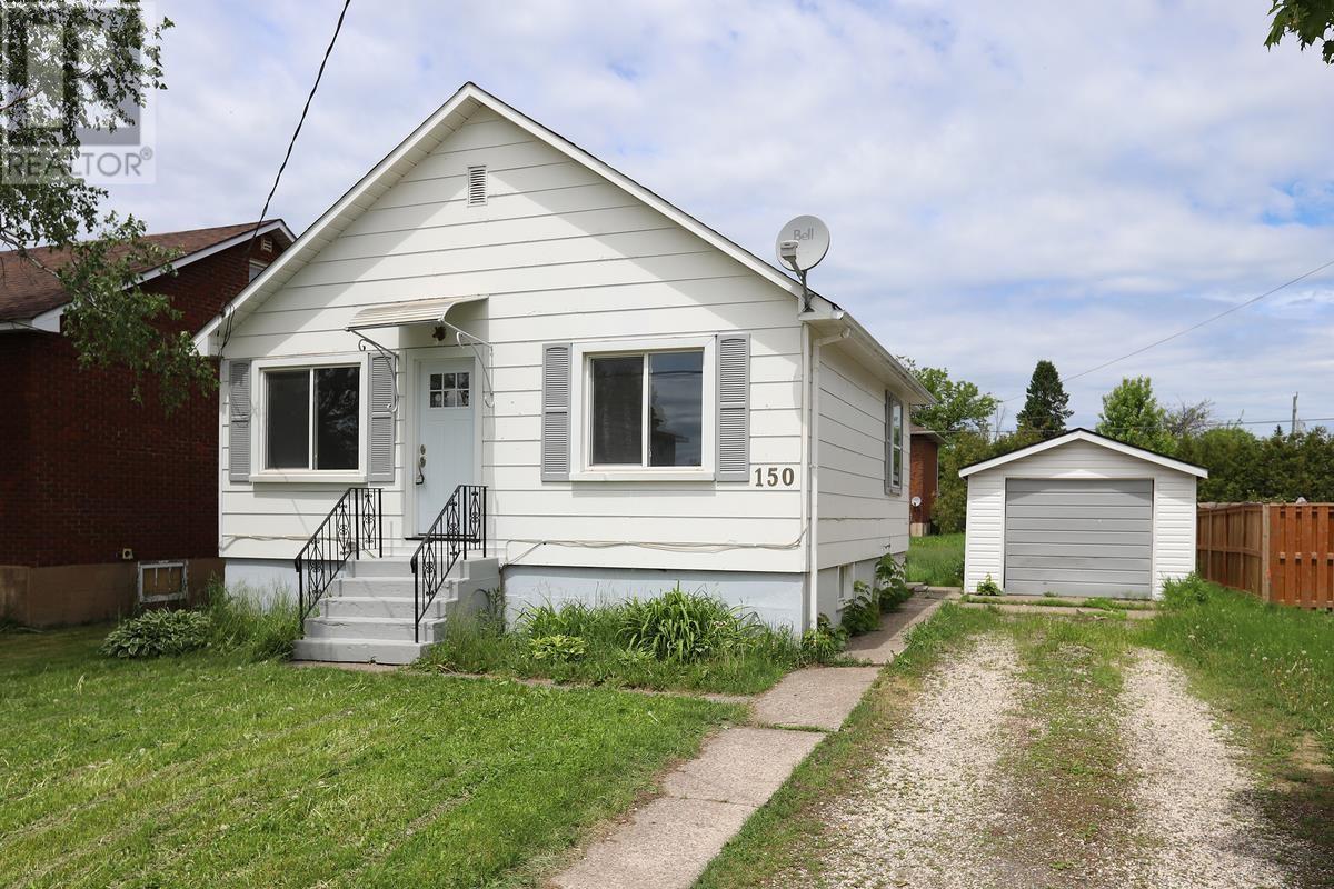 Photo 1 of 34 — 150 Henrietta AVE, Sault Ste. Marie, ON P6C1Z8
