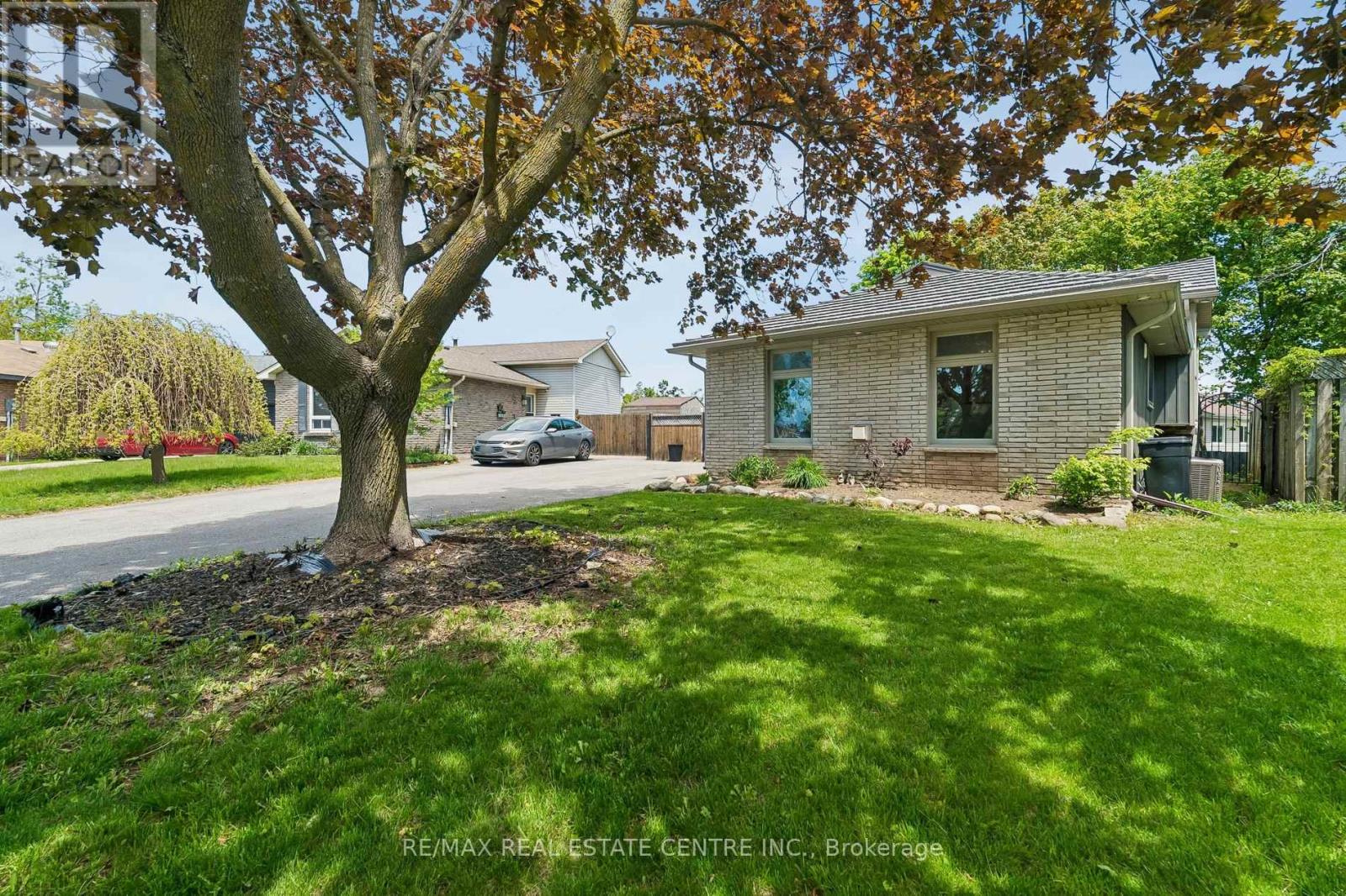 47 CHRISTIE CRESCENT