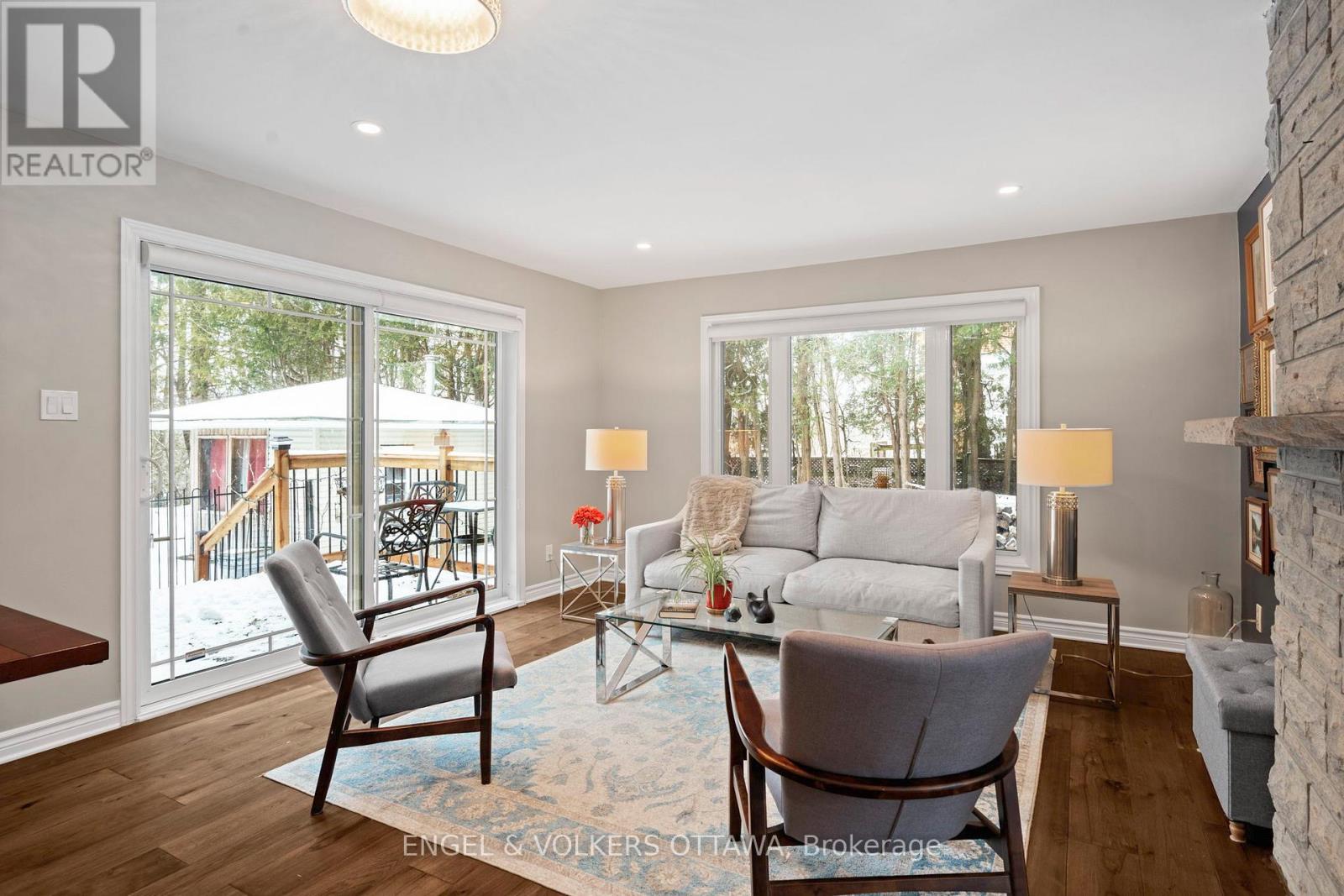 3 HAZELWOOD WAY