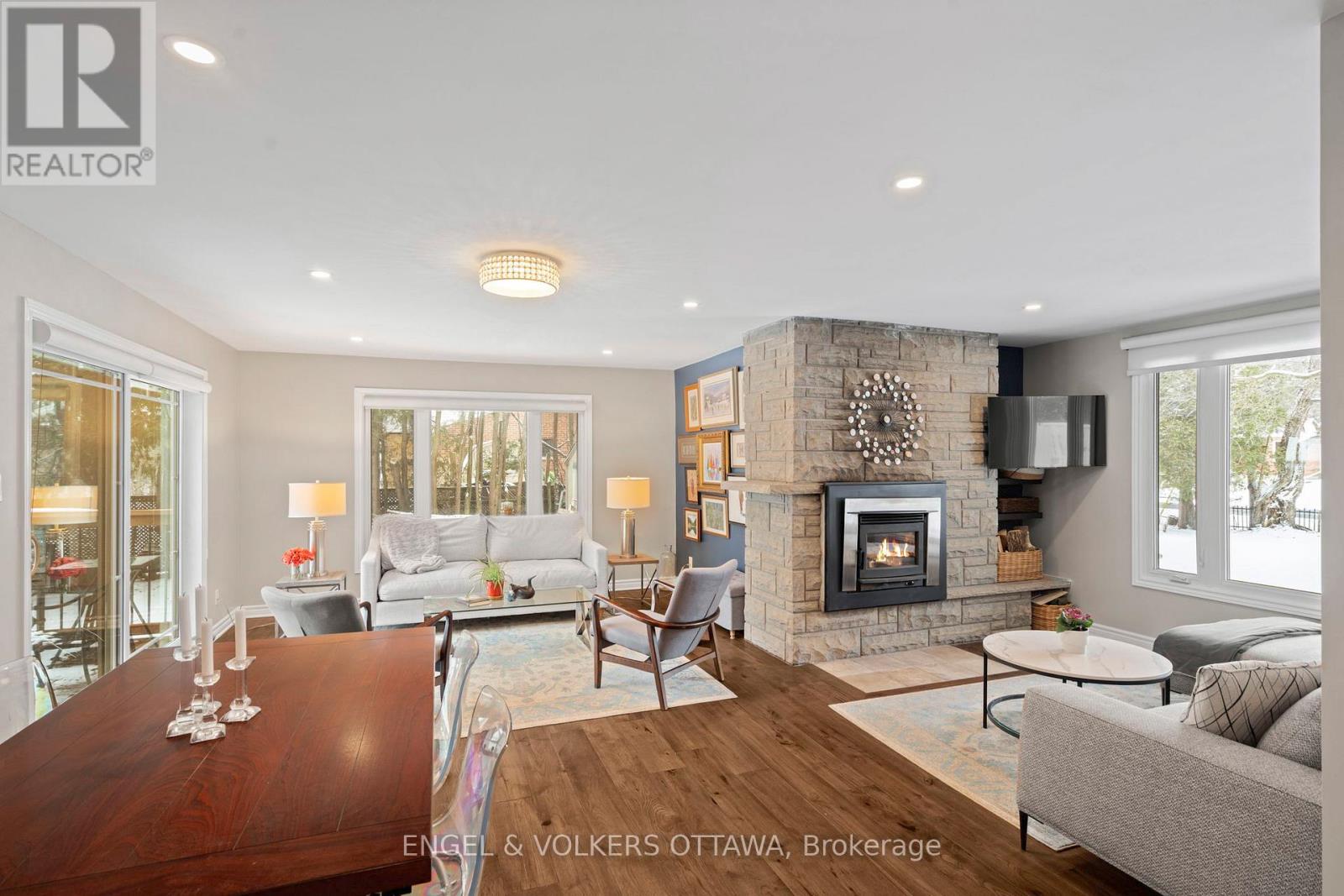 3 HAZELWOOD WAY