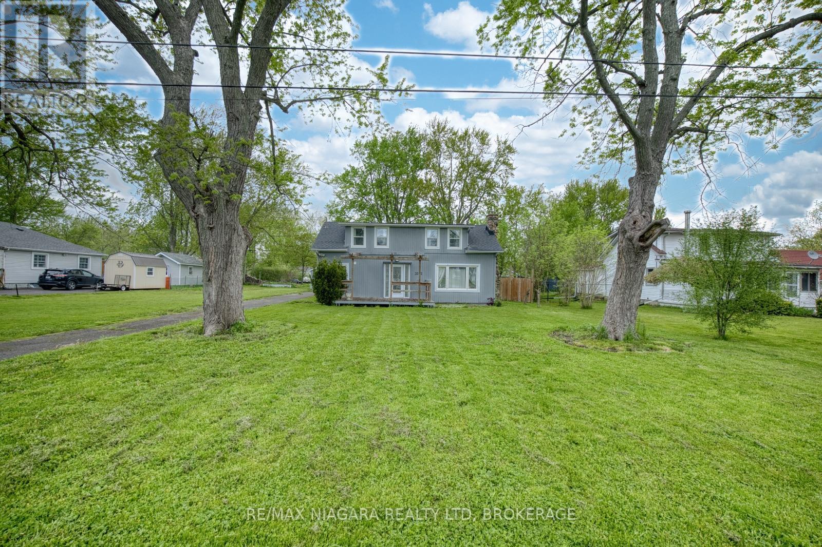 3252 YOUNG AVENUE