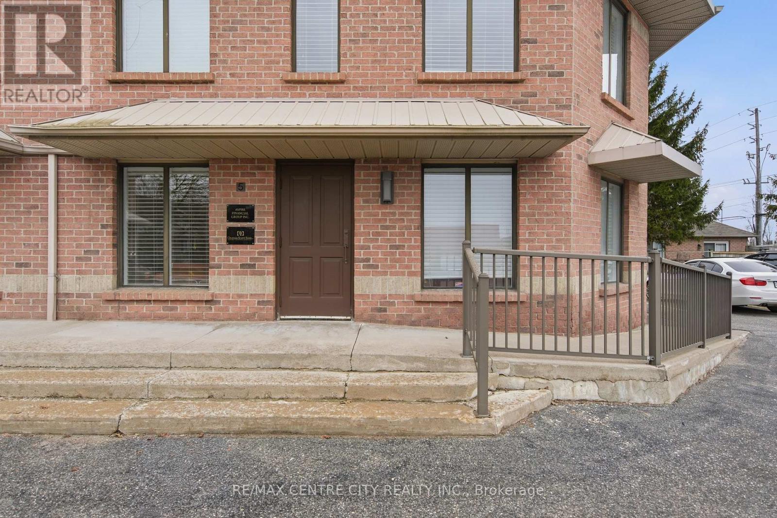 5 - 630 WHARNCLIFFE ROAD S