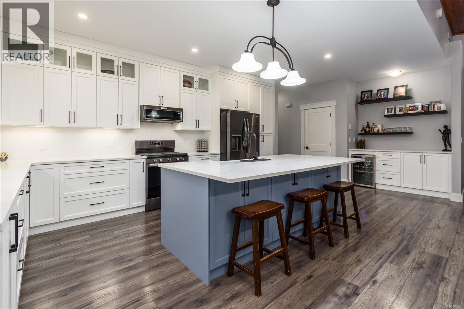 2129 Blue Jay Pl