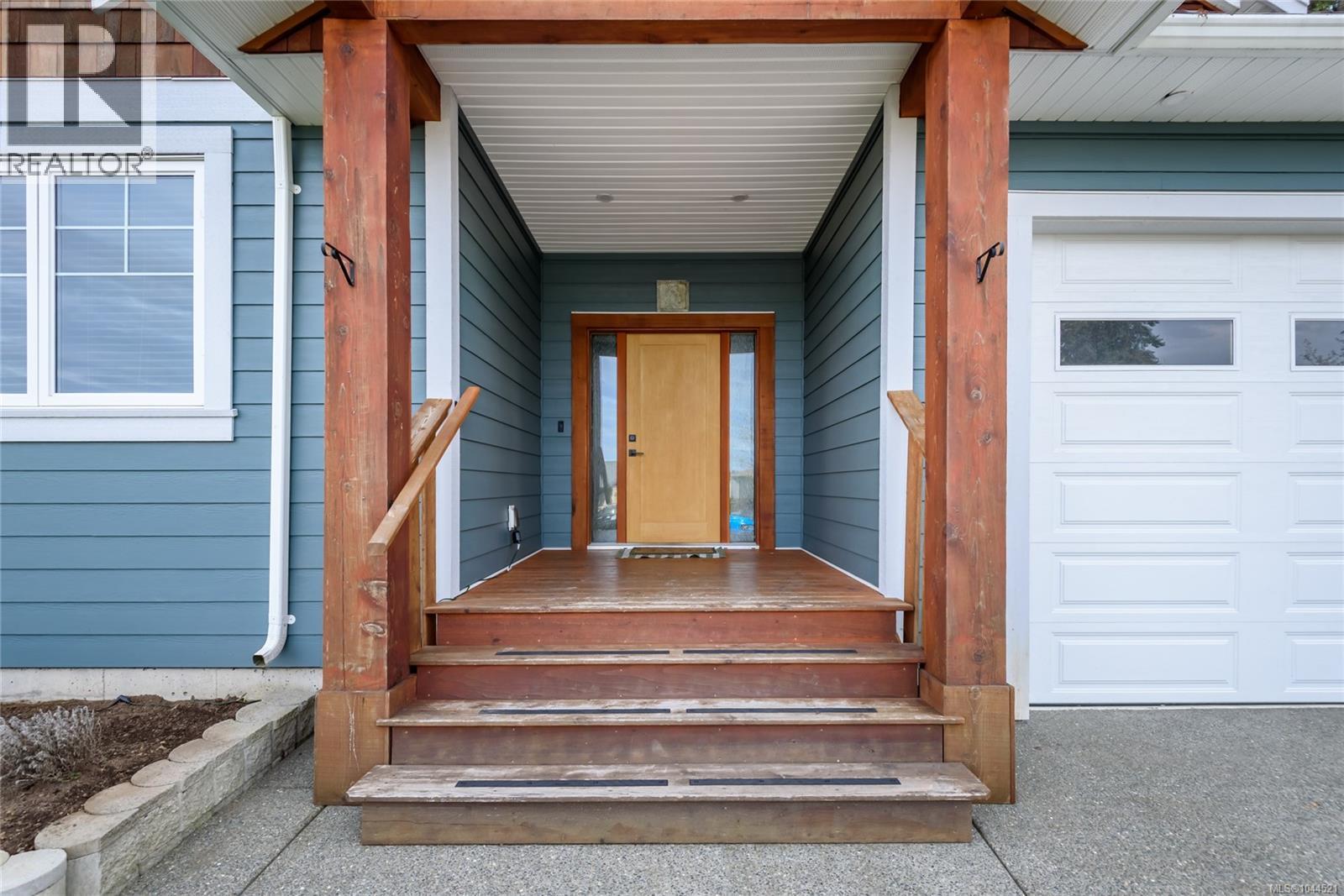 2129 Blue Jay Pl