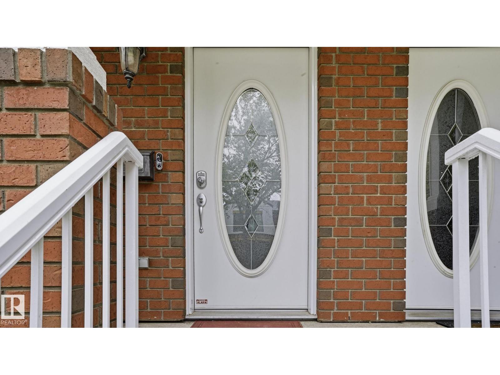 9551 73 AV NW