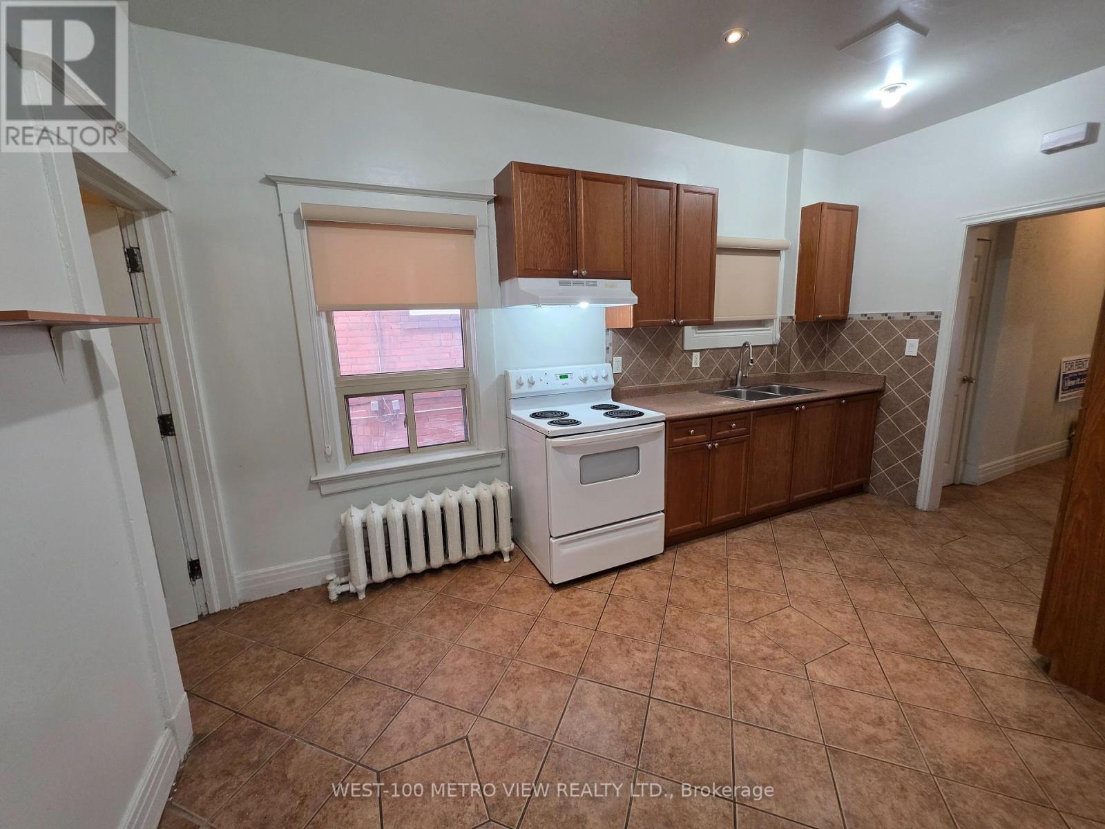 1733 DUFFERIN STREET