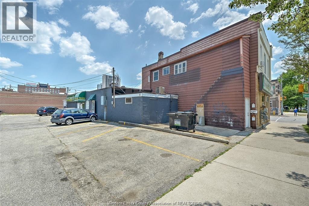 474-492 UNIVERSITY AVE W