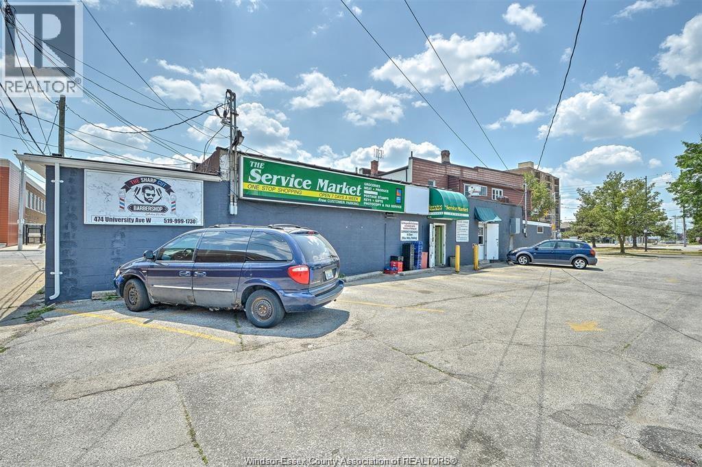 474-492 UNIVERSITY AVE W