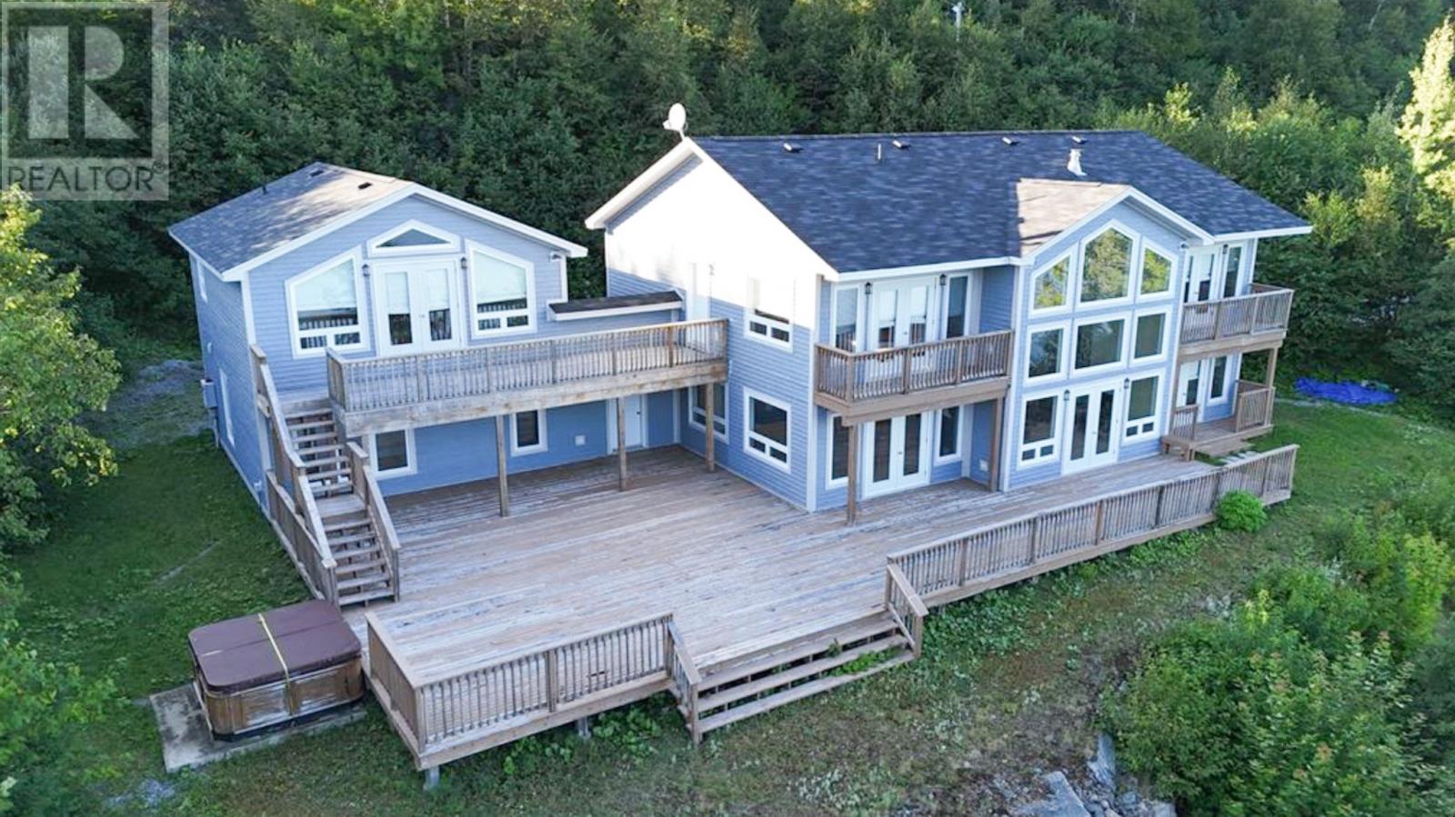 48 Lakeside Drive