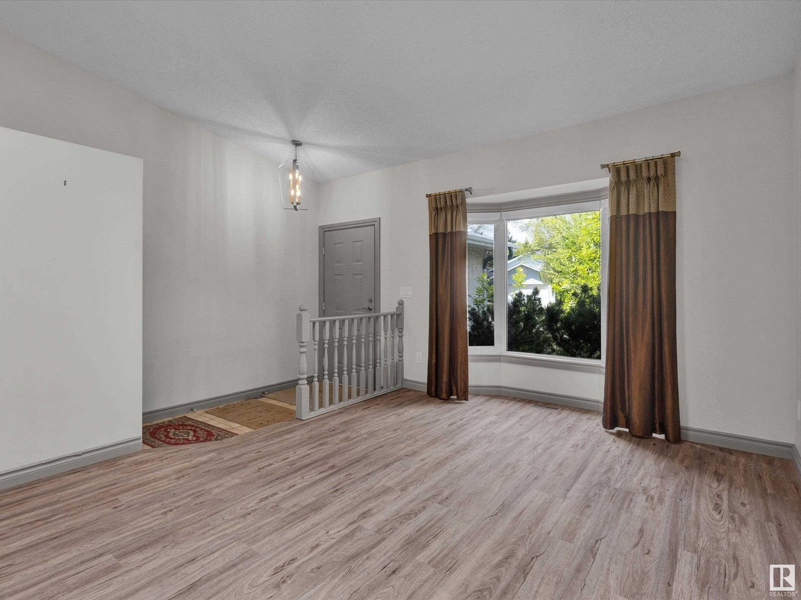 11 COACHMAN WY