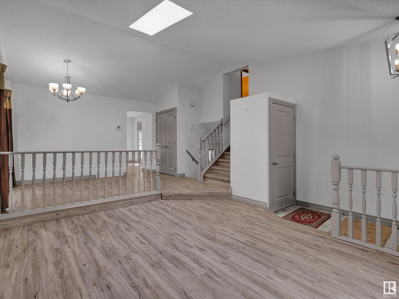 11 COACHMAN WY