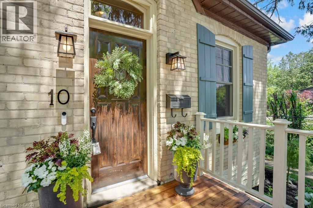 10 SELKIRK Street