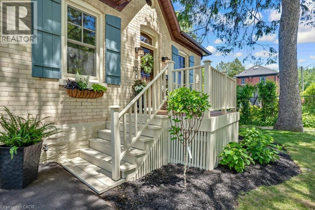10 SELKIRK Street