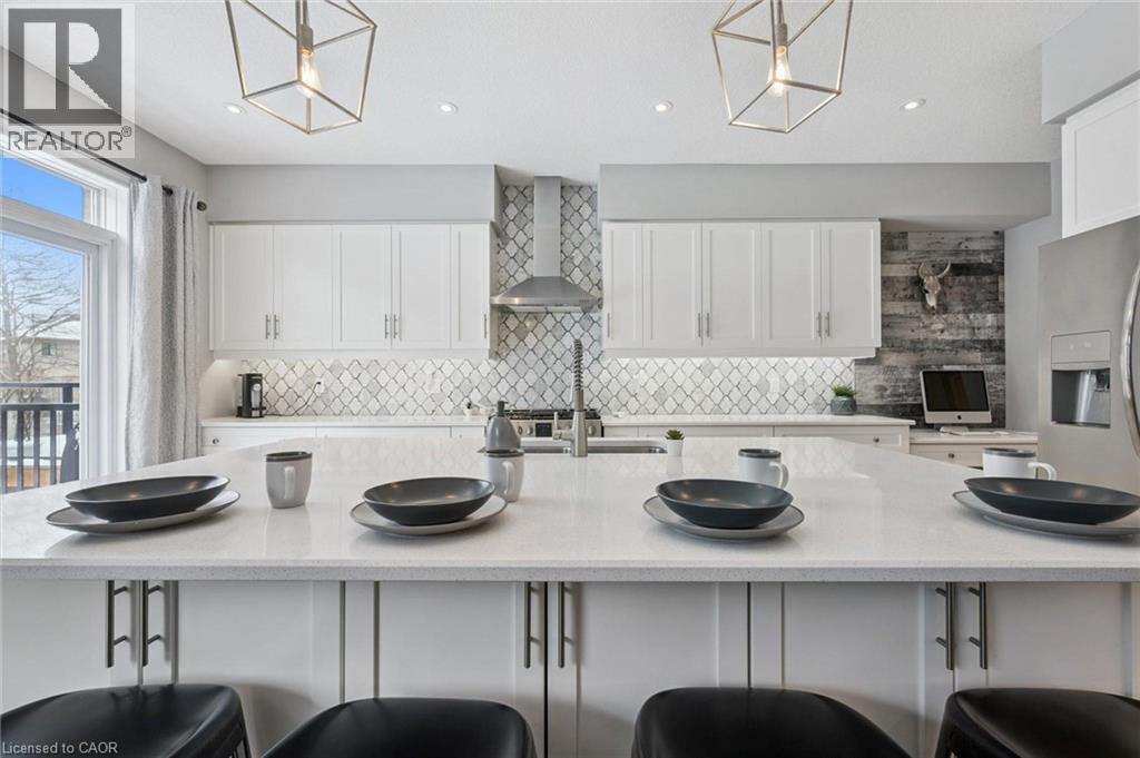 111 AMBROUS Crescent