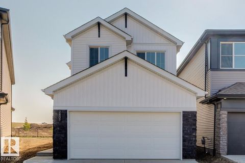 2807 5 AV SW Edmonton AB T6X1A7