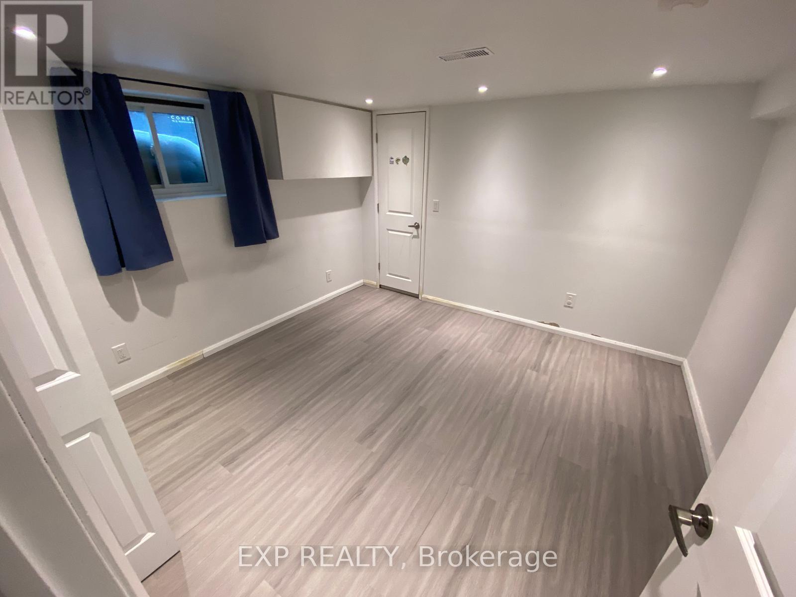 BASEMENT APARTMENT - 34 SOUTH STREET