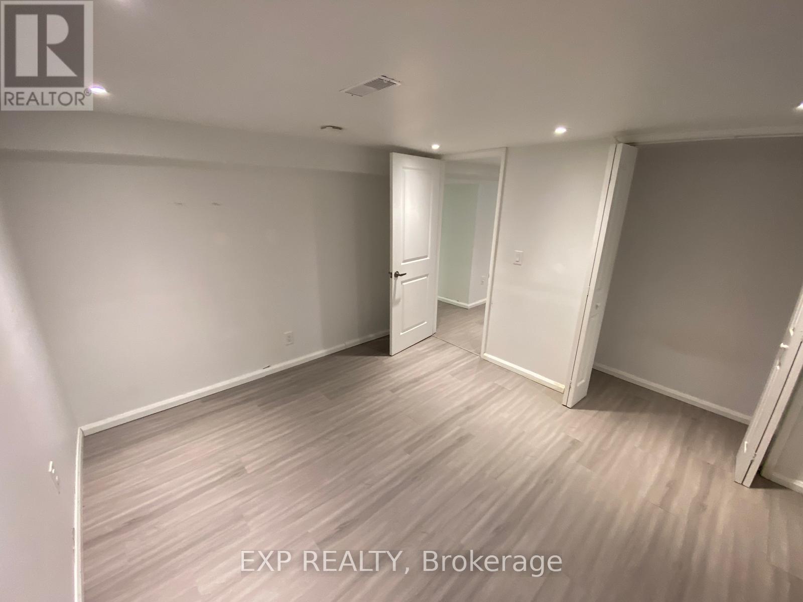 BASEMENT APARTMENT - 34 SOUTH STREET