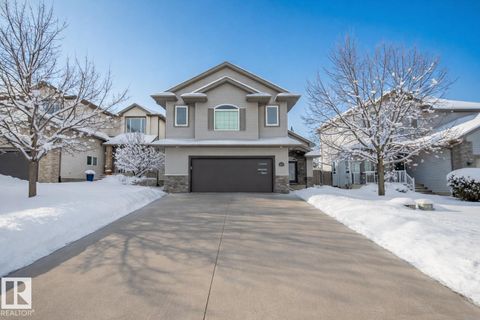 142 HIGHGROVE TC Sherwood Park AB T8A6G8