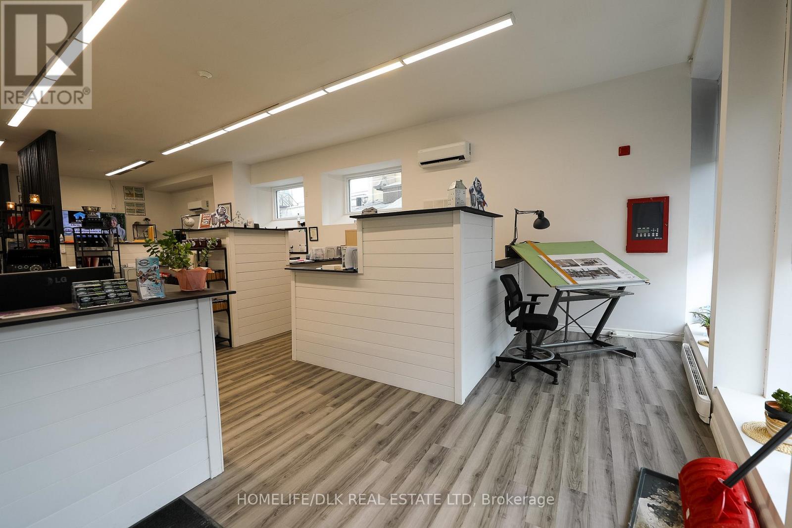 224 KING STREET W