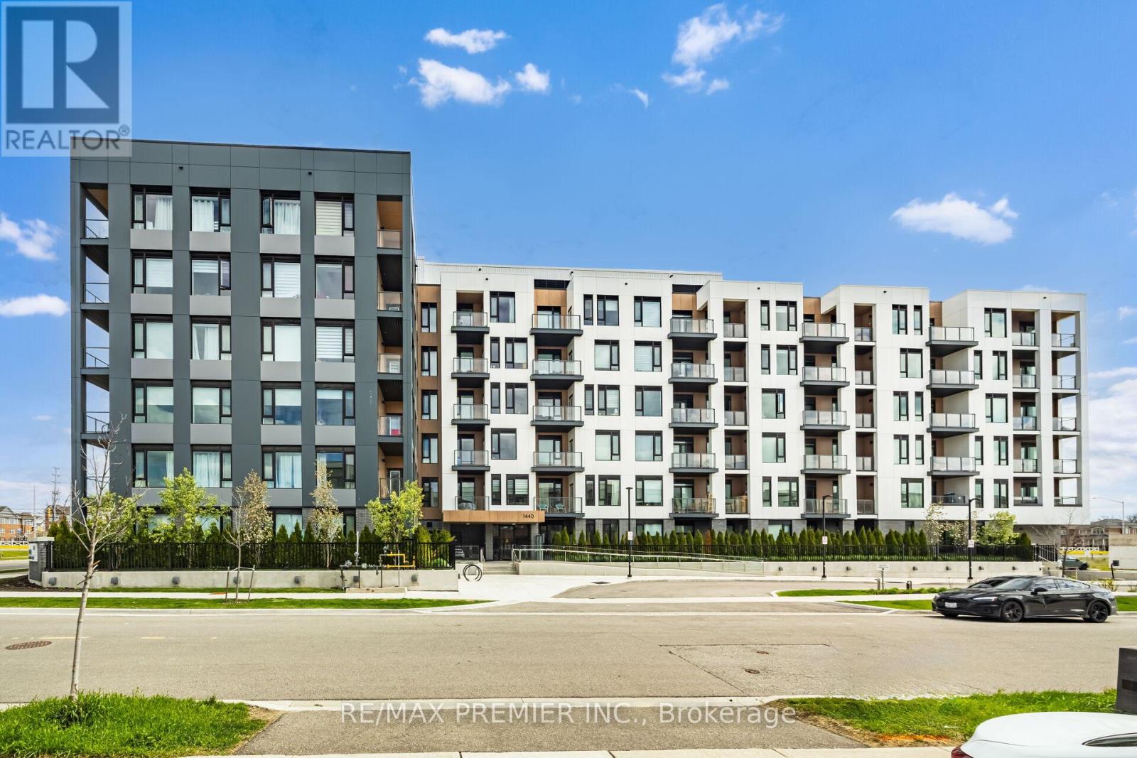 510 - 1440 CLARRIAGE COURT