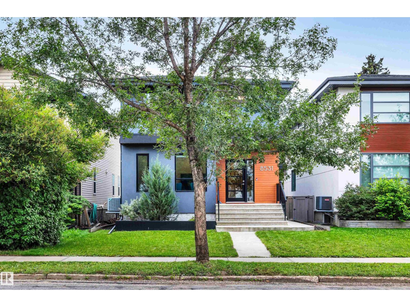 8531 76 AV NW NW