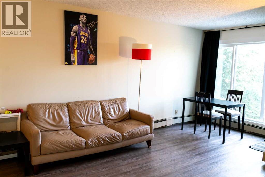 312, 75 Temple Boulevard W