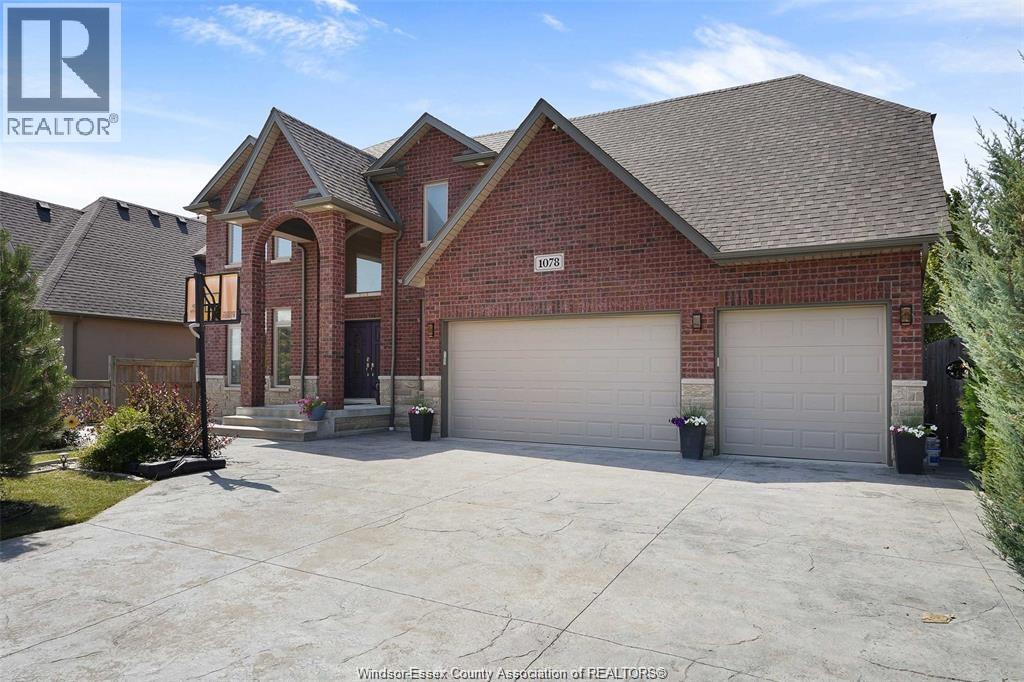 1078 CHARLOTTE CRESCENT