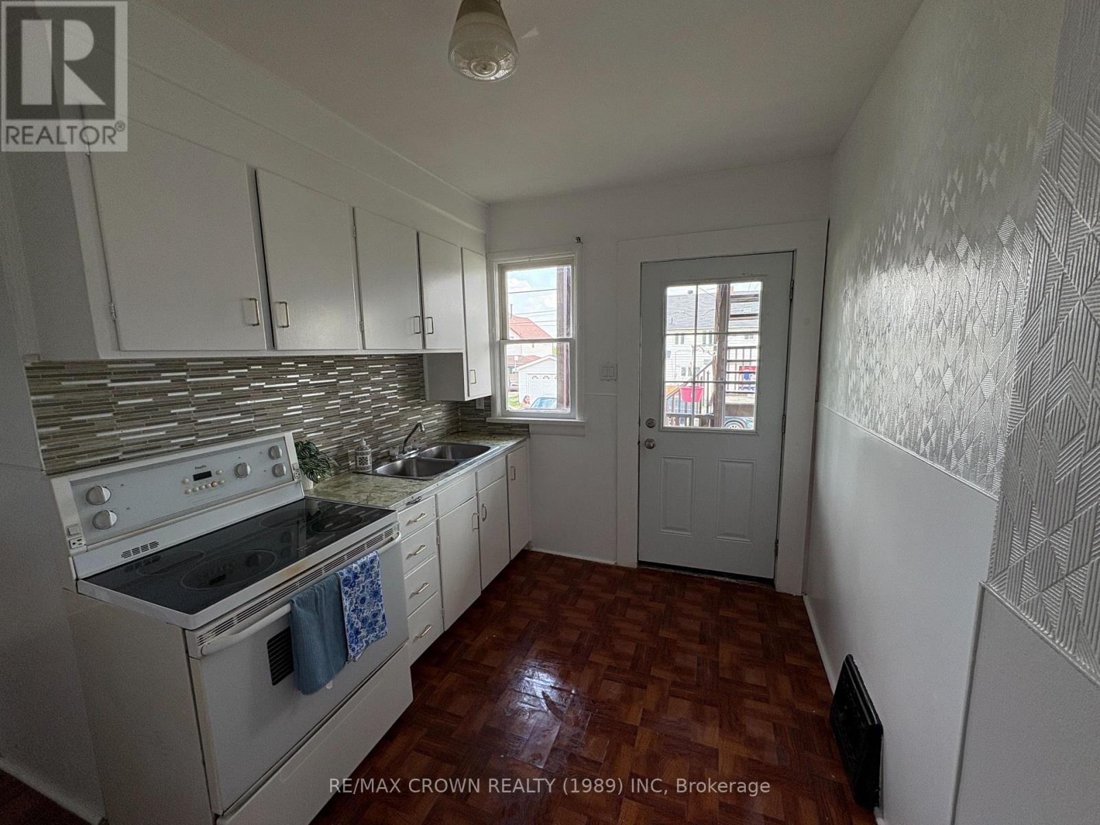 219 - 221 DEVONSHIRE AVENUE