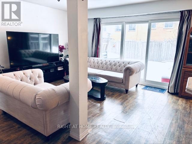 7 - 925 BAYLY STREET