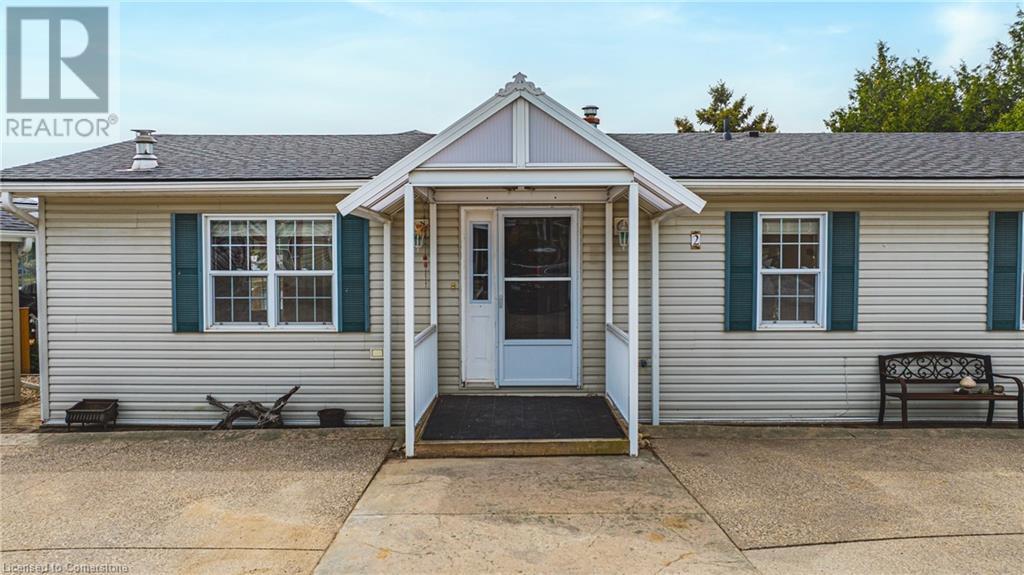 2 HEMLOCK CRESCENT PVT Crescent