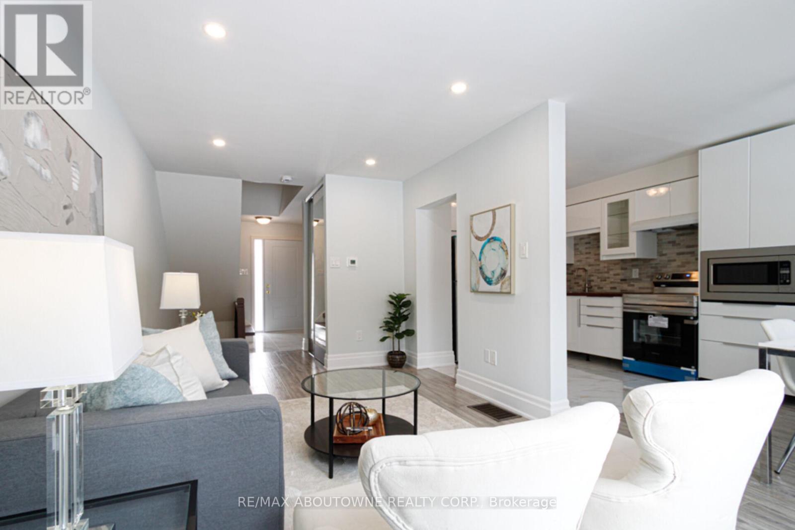 41 - 1532 LANCASTER DRIVE