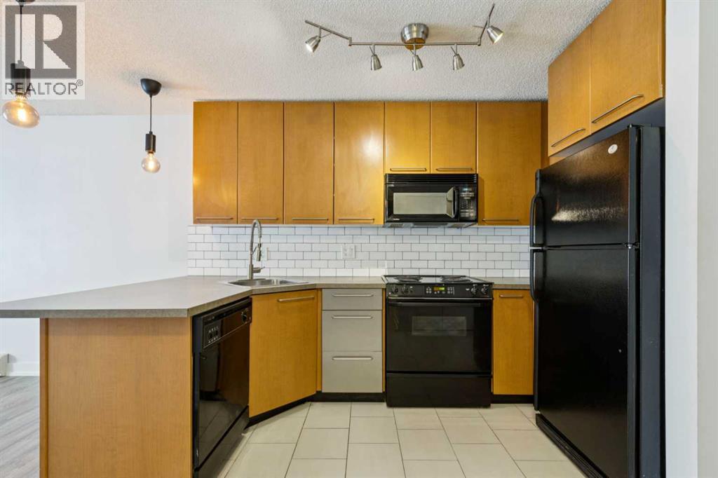 205, 35 Richard Court SW