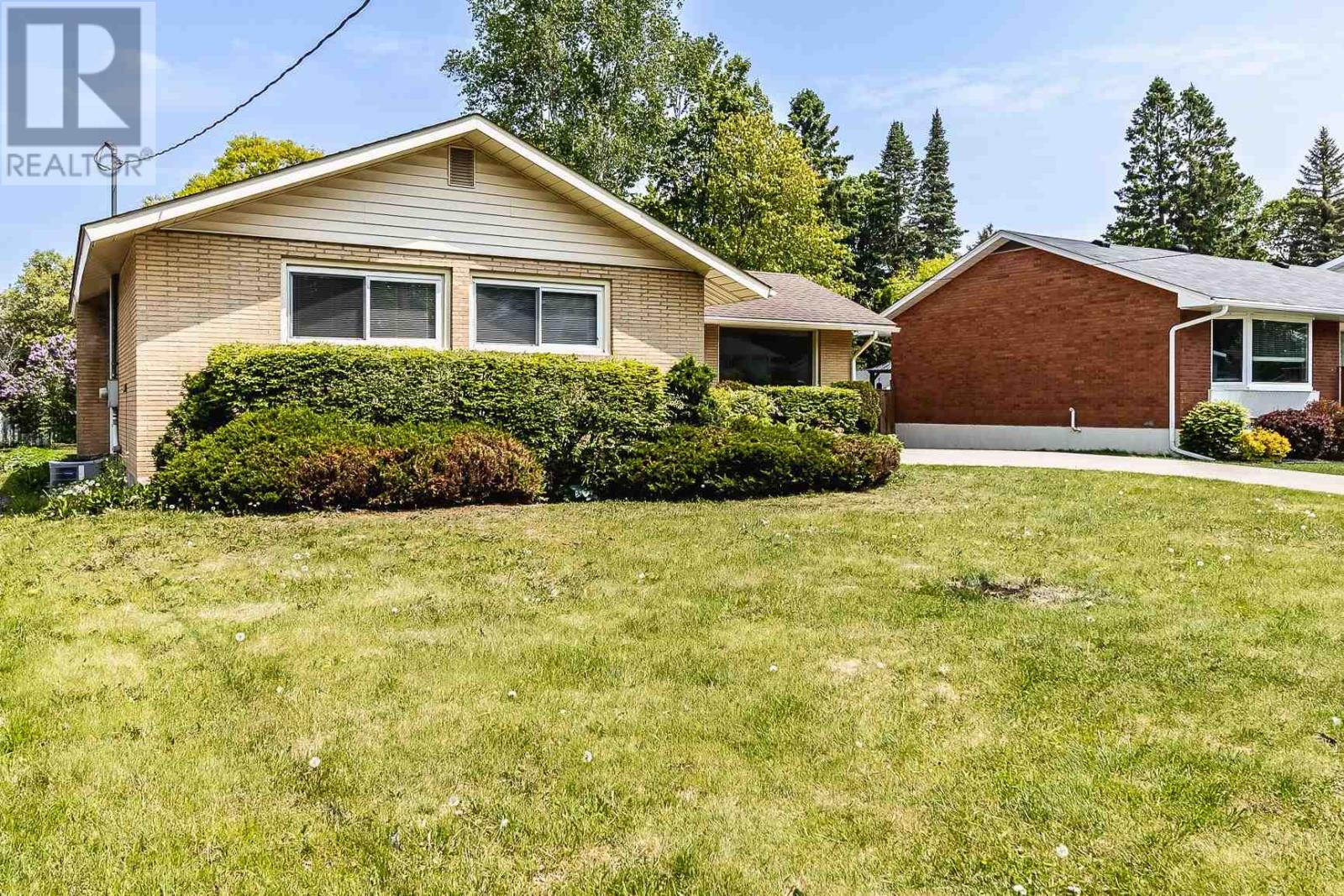 Homes for Sale Sault Ste. Marie 16 Ford ST