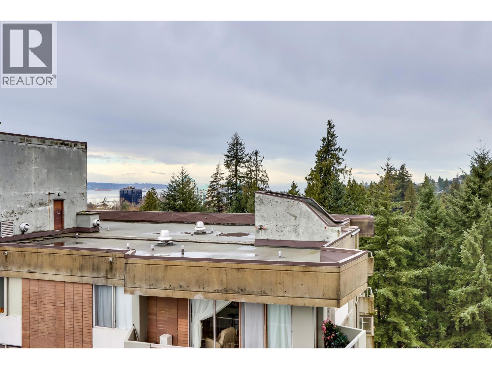 1411 2016 FULLERTON AVENUE