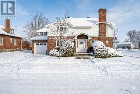 2 GLADSTONE AVENUE Smiths Falls ON K7A1R3