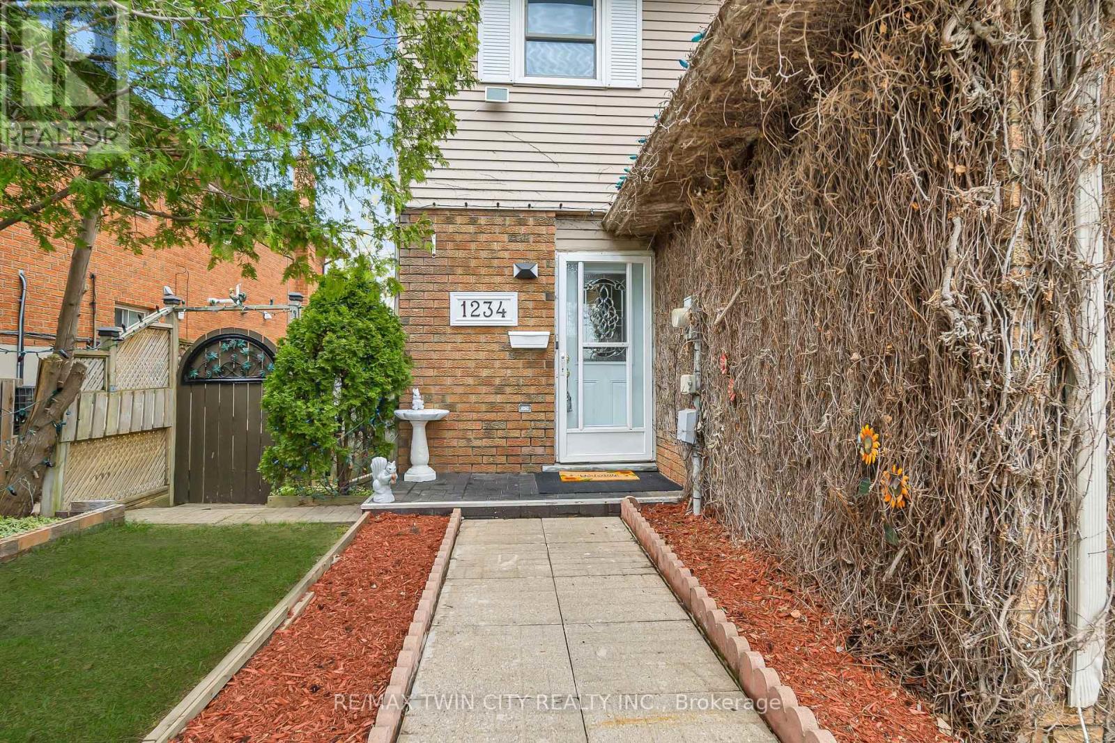 1234 OTTAWA STREET S