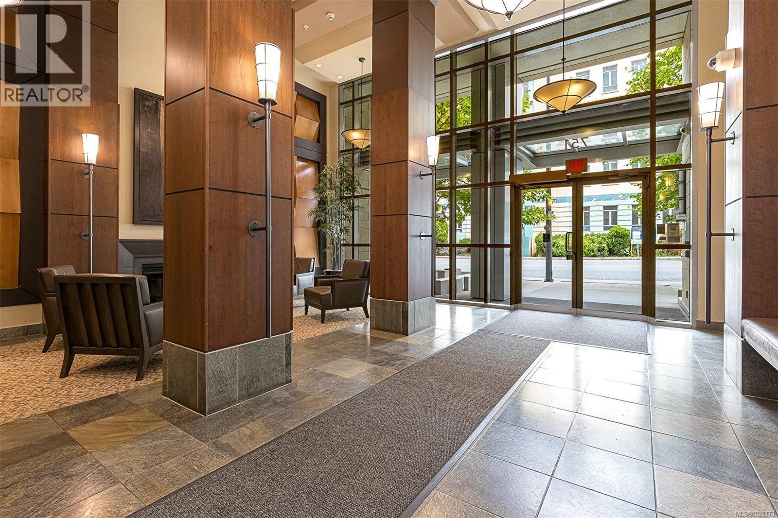 604 751 Fairfield Rd