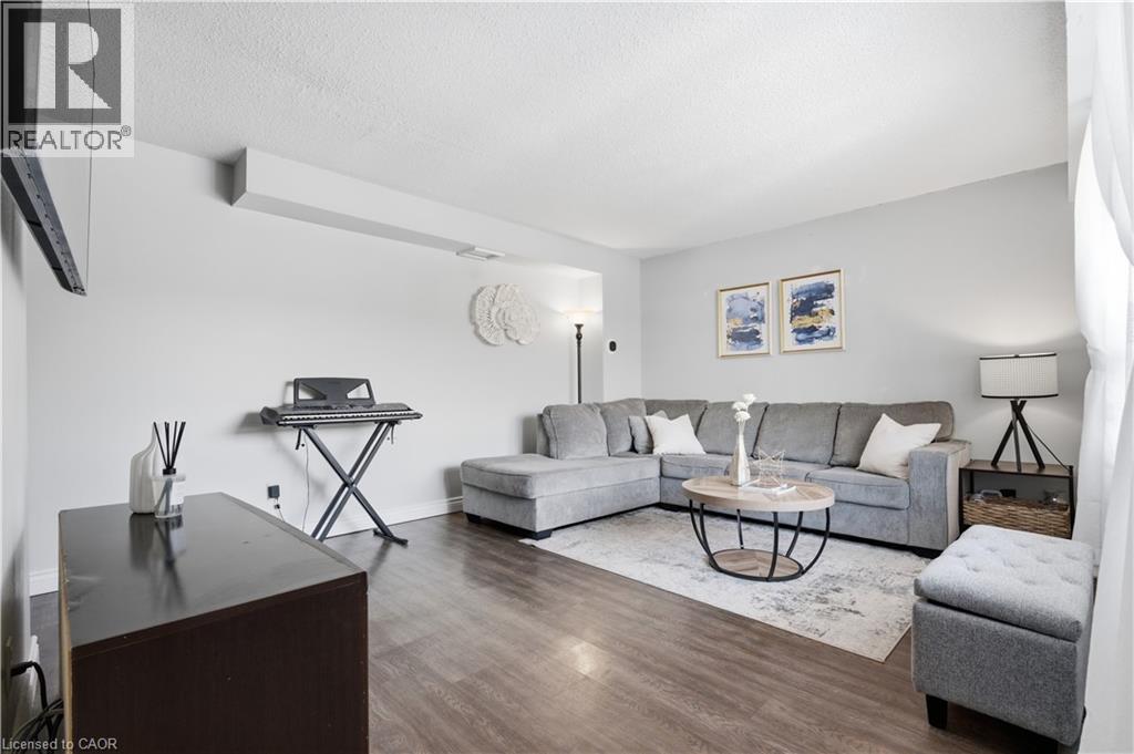 423 WESTWOOD Drive Unit# 44