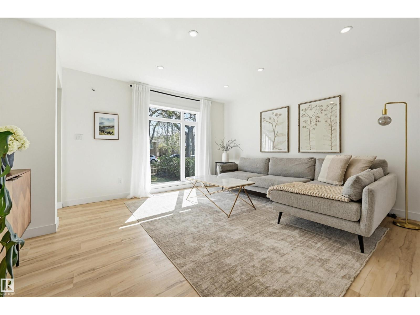 11210 105 ST NW