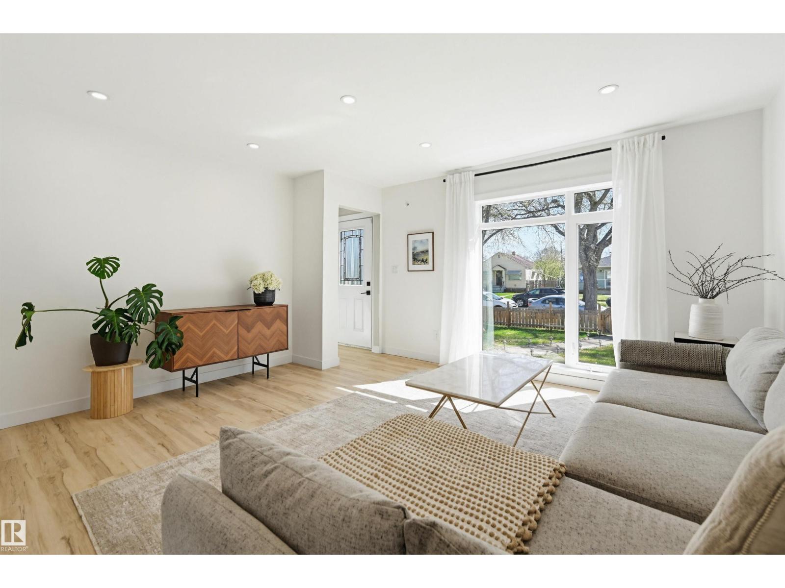 11210 105 ST NW