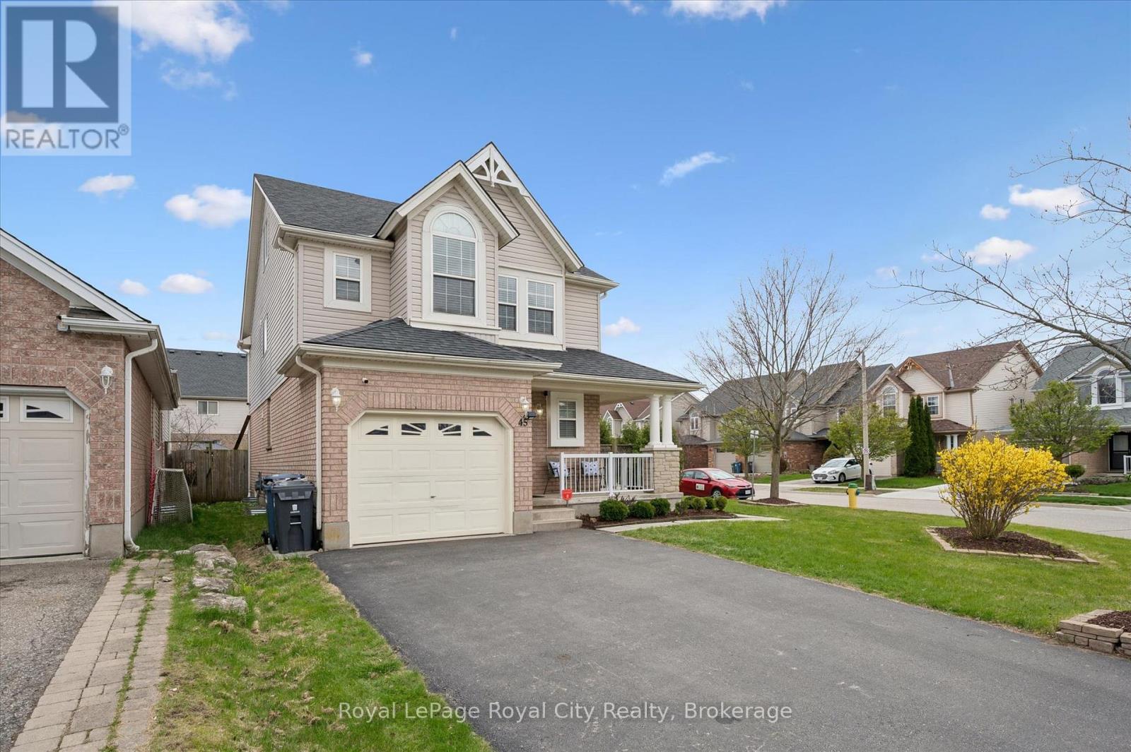45 DARLING CRESCENT