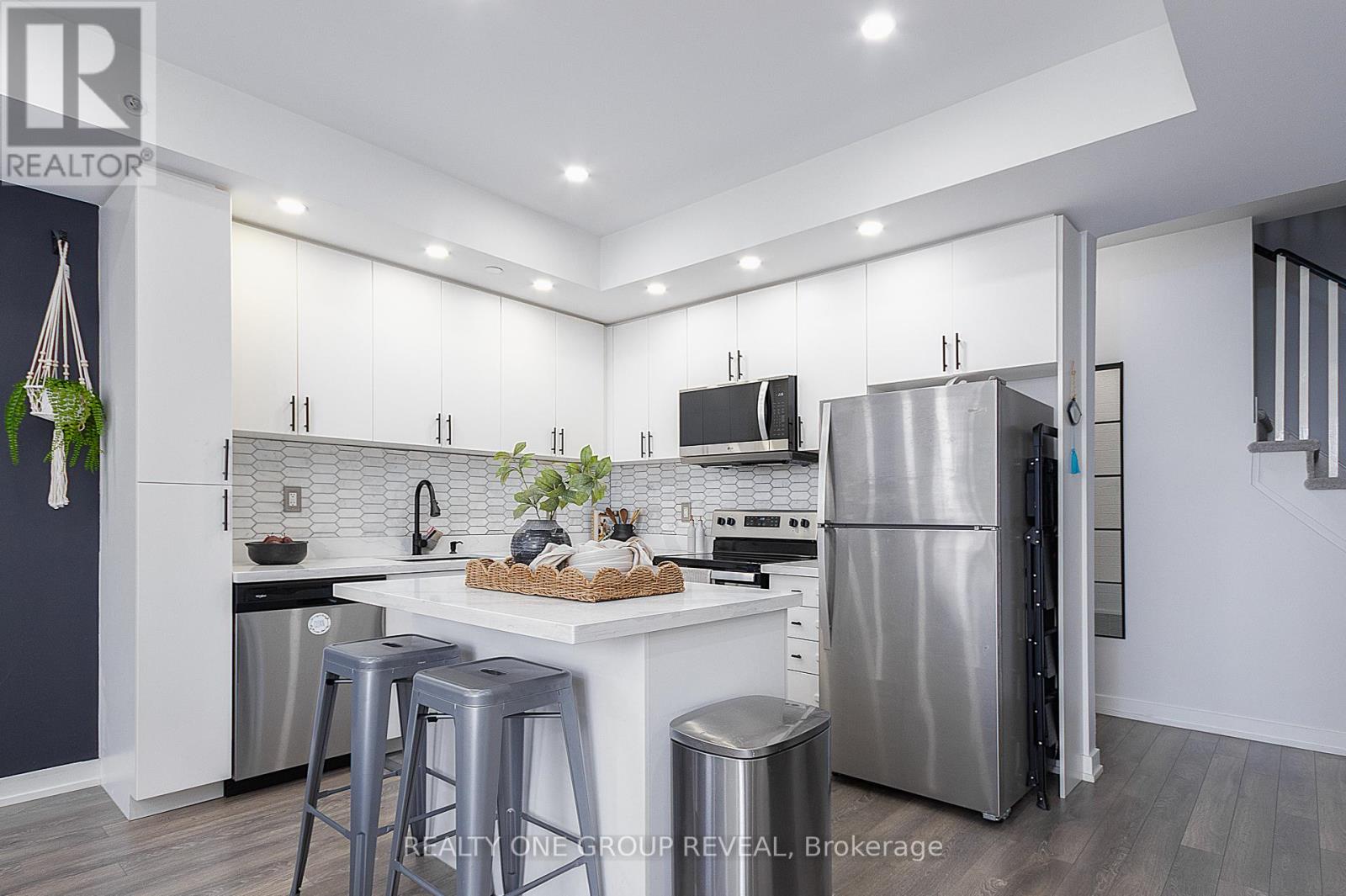 118 - 1555 KINGSTON ROAD