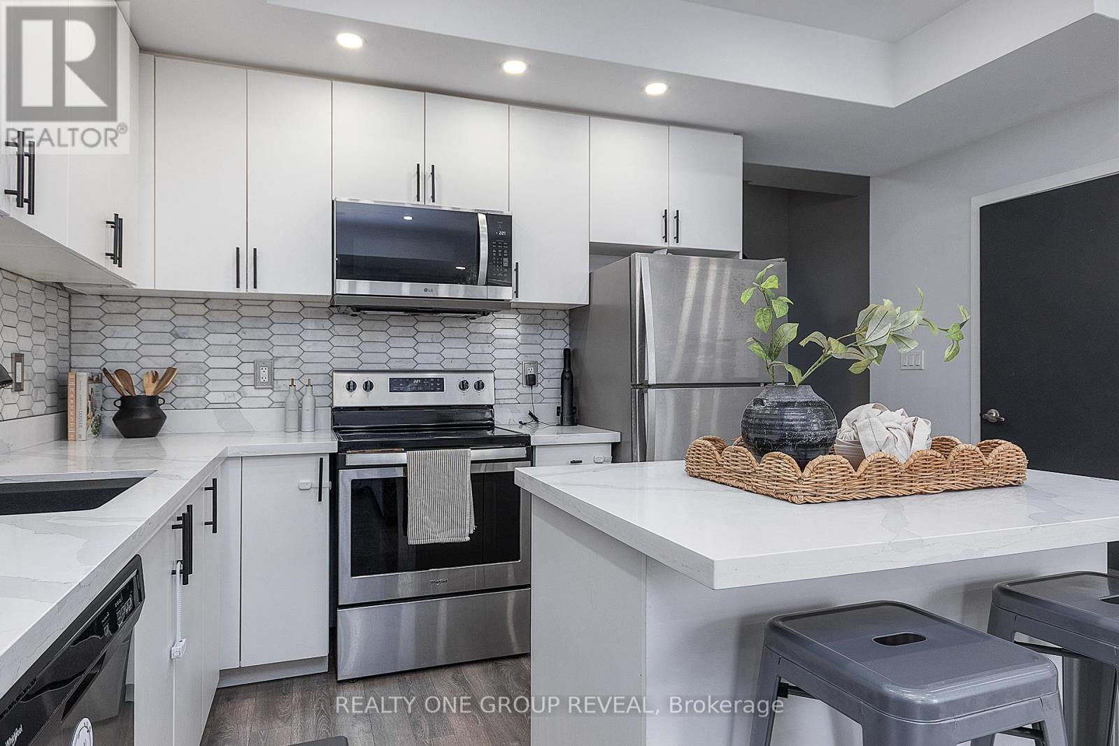 118 - 1555 KINGSTON ROAD