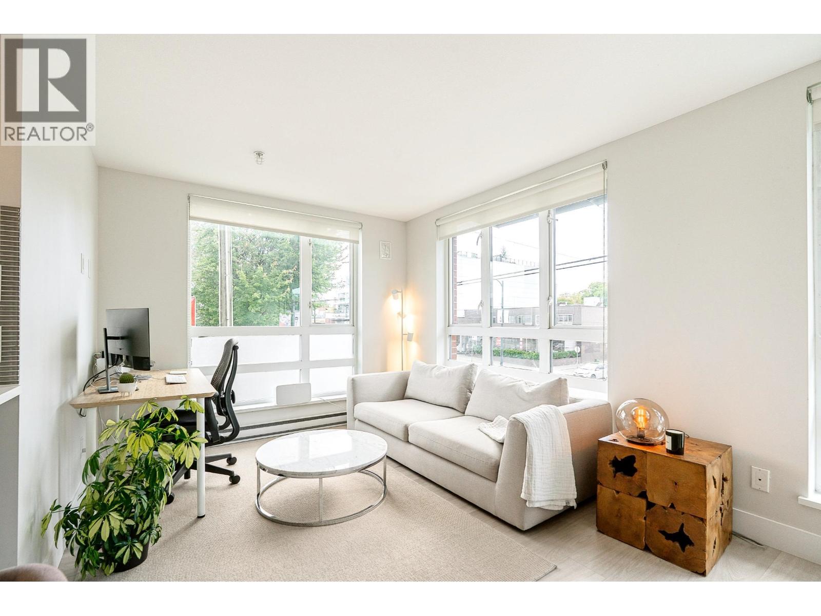 305 2477 CAROLINA STREET