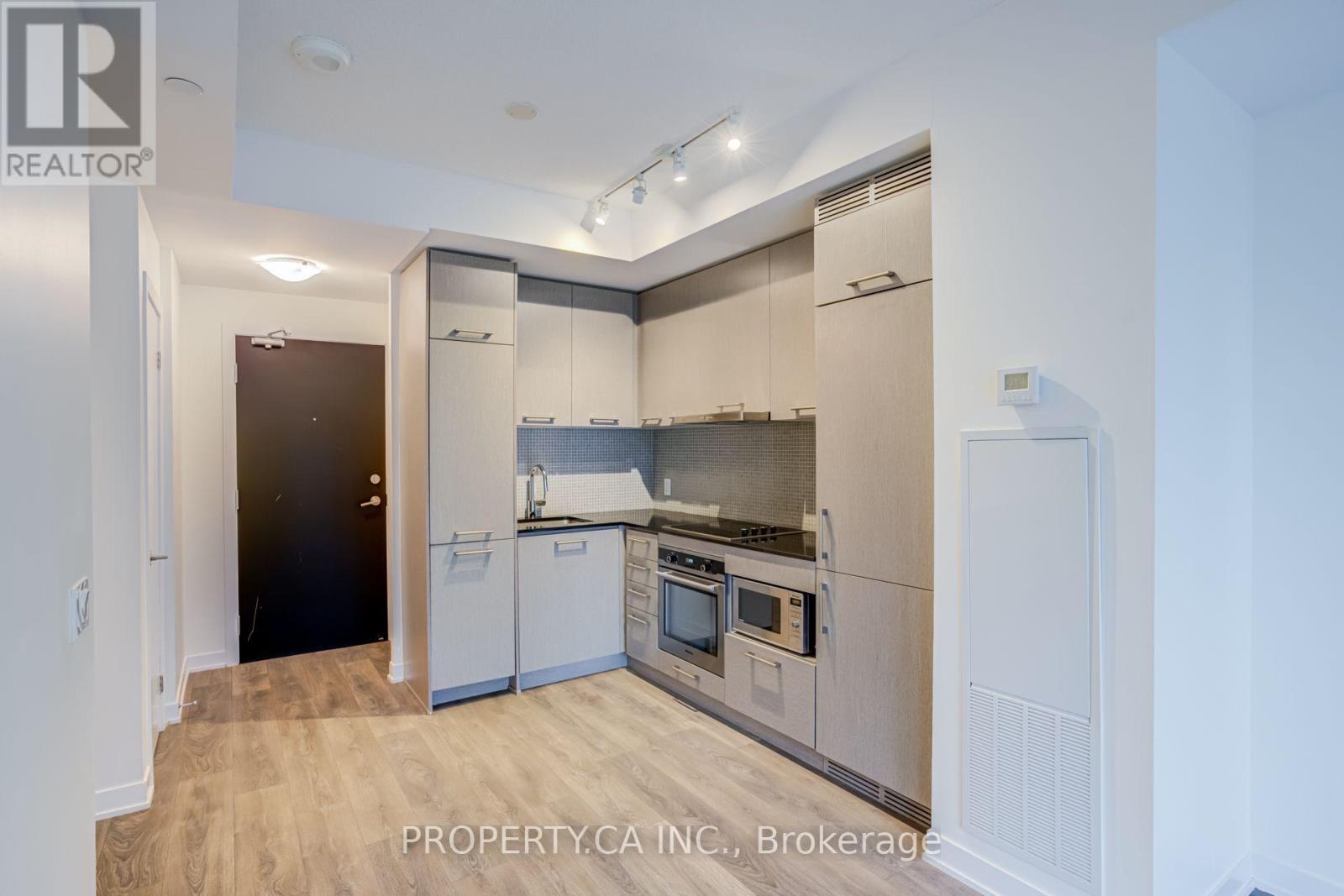 3715 - 87 PETER STREET