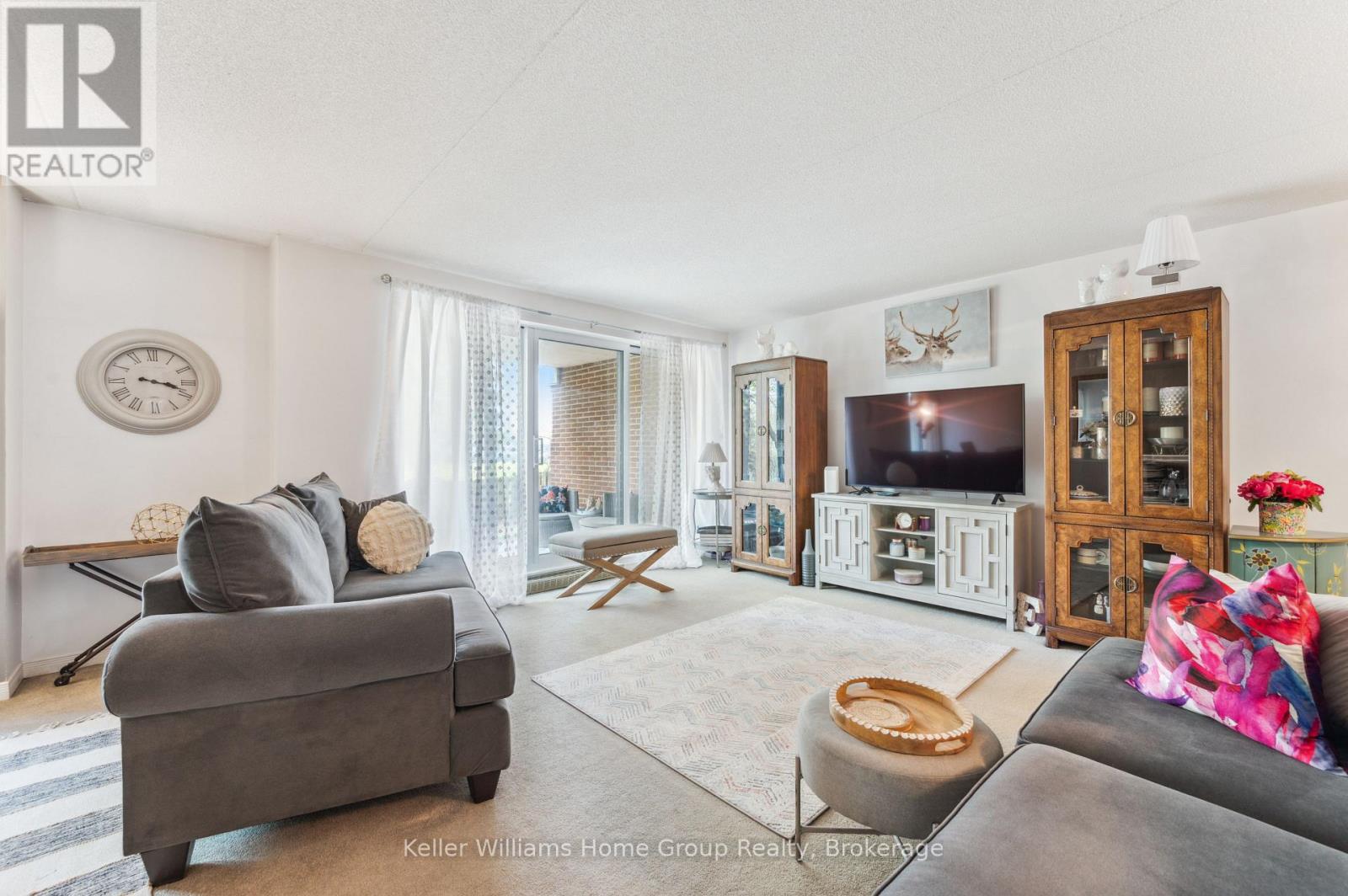105 - 8 CHRISTOPHER COURT