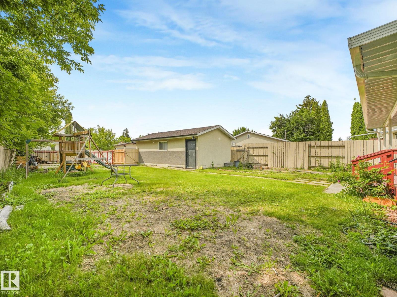 9315 151 AV NW