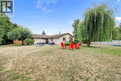 220 Park Dr Salt Spring BC V8K2R6